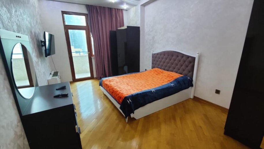 Kirayə verilir 5 otaqlı yeni tikili, 160 m², İçərişəhər m.-5