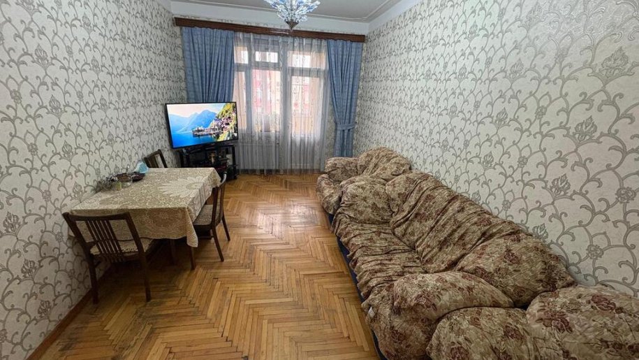 Satılır 3 otaqlı köhnə tikili, 61 m², Xalqlar dostluğu m.-5