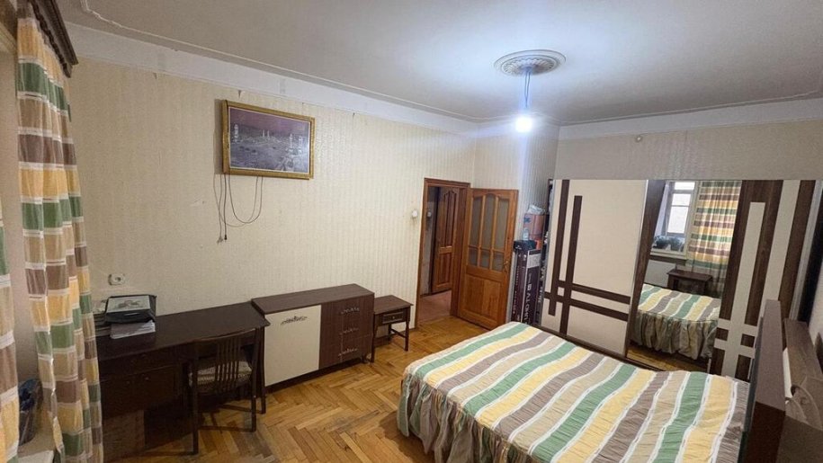 Satılır 3 otaqlı köhnə tikili, 61 m², Xalqlar dostluğu m.-8