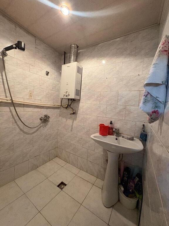 Satılır 3 otaqlı köhnə tikili, 61 m², Xalqlar dostluğu m.-14