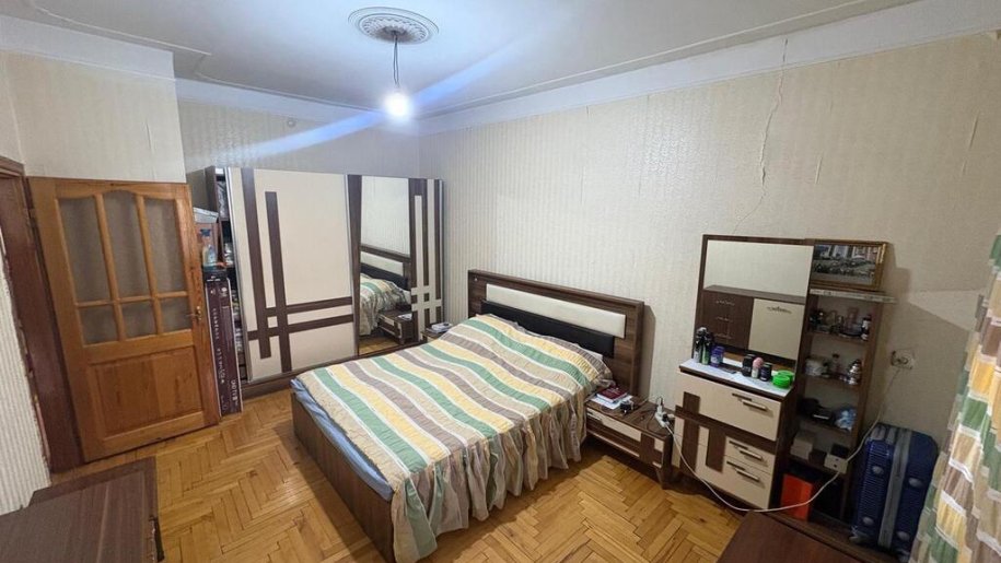 Satılır 3 otaqlı köhnə tikili, 61 m², Xalqlar dostluğu m.-17