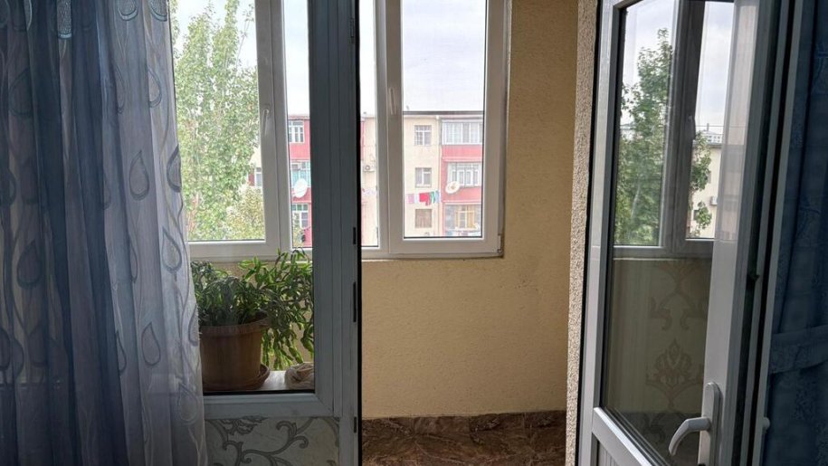 Satılır 3 otaqlı köhnə tikili, 61 m², Xalqlar dostluğu m.-19