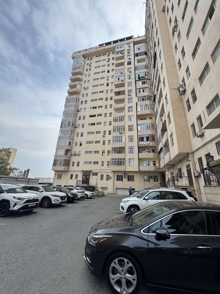 Satılır 4 otaqlı yeni tikili, 180 m², 20 Yanvar m.-15