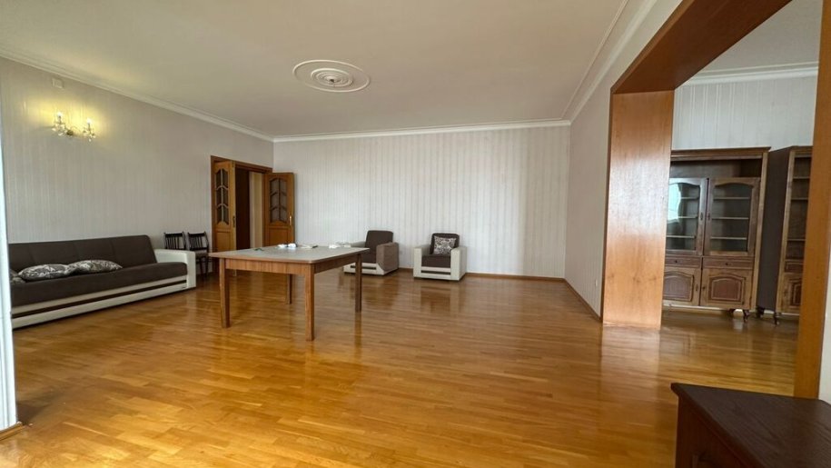 Satılır 5 otaqlı yeni tikili, 200 m², Nizami m.-2