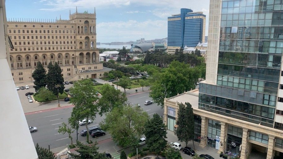 Kirayə verilir 3 otaqlı yeni tikili, 125 m², 28 May m.-1