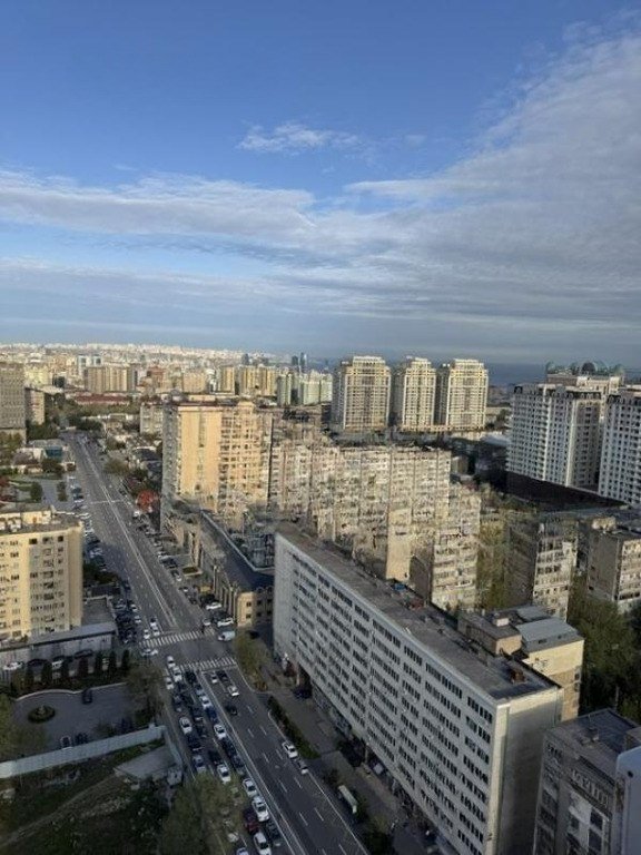 Satılır 2 otaqlı yeni tikili, 95 m², İnşaatçılar m.-1