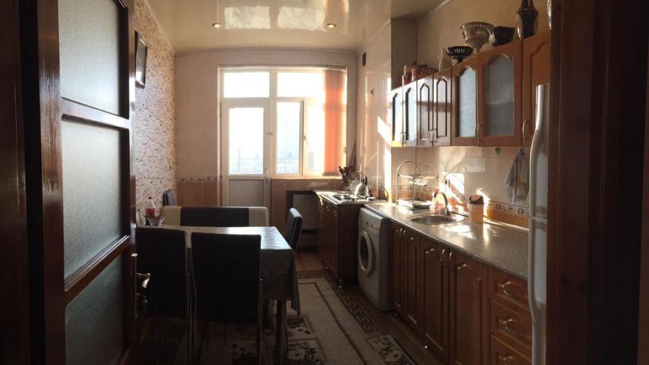 Satılır 3 otaqlı köhnə tikili, 110 m², Xalqlar dostluğu m.-6