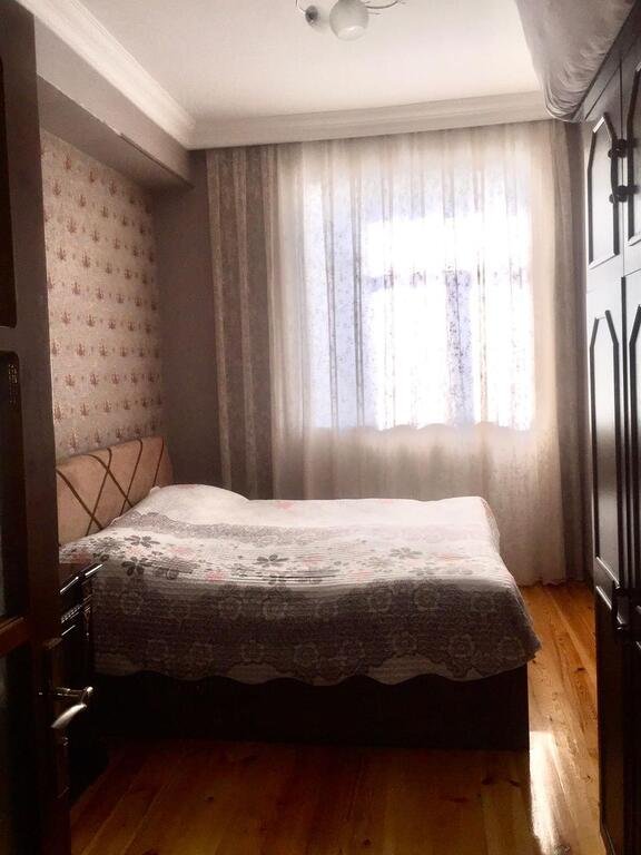 Satılır 3 otaqlı köhnə tikili, 110 m², Xalqlar dostluğu m.-9