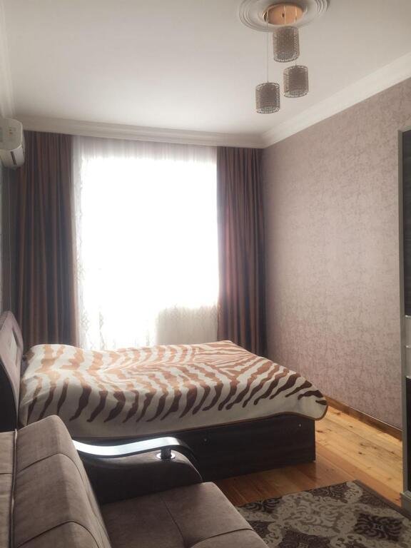 Satılır 3 otaqlı köhnə tikili, 110 m², Xalqlar dostluğu m.-10