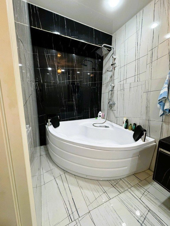 Satılır 4 otaqlı yeni tikili, 360 m², 8 noyabr-25