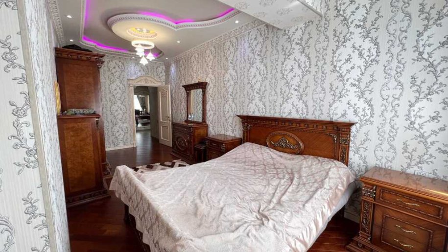 Satılır 4 otaqlı yeni tikili, 170 m², Neftçilər m.-12