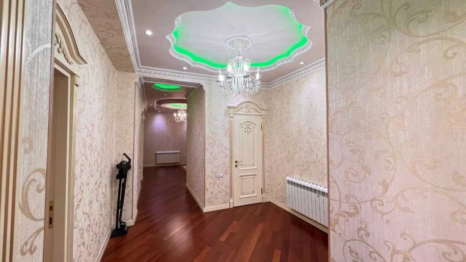 Satılır 4 otaqlı yeni tikili, 170 m², Neftçilər m.-21