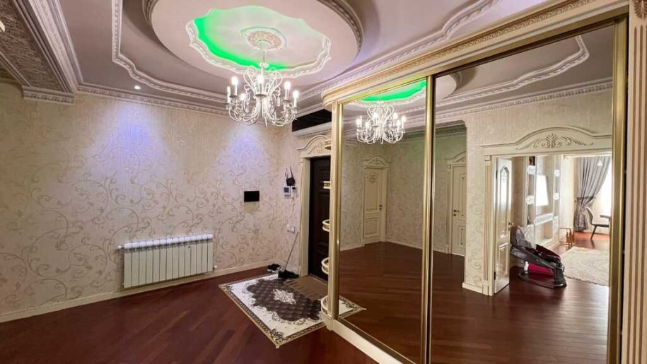 Satılır 4 otaqlı yeni tikili, 170 m², Neftçilər m.-22