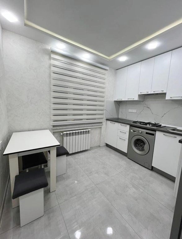 Satılır 2 otaqlı köhnə tikili, 65 m², Xalqlar dostluğu m.-5