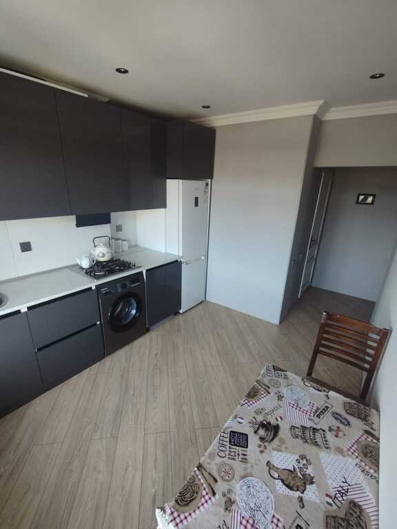 Satılır 2 otaqlı köhnə tikili, 60 m², Qaraçuxur-9