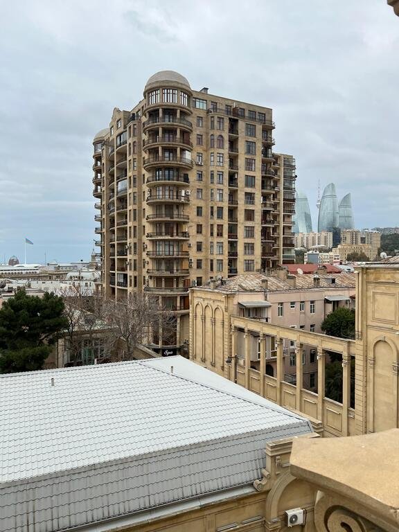 Kirayə verilir 2 otaqlı köhnə tikili, 65 m², İçərişəhər m.-7