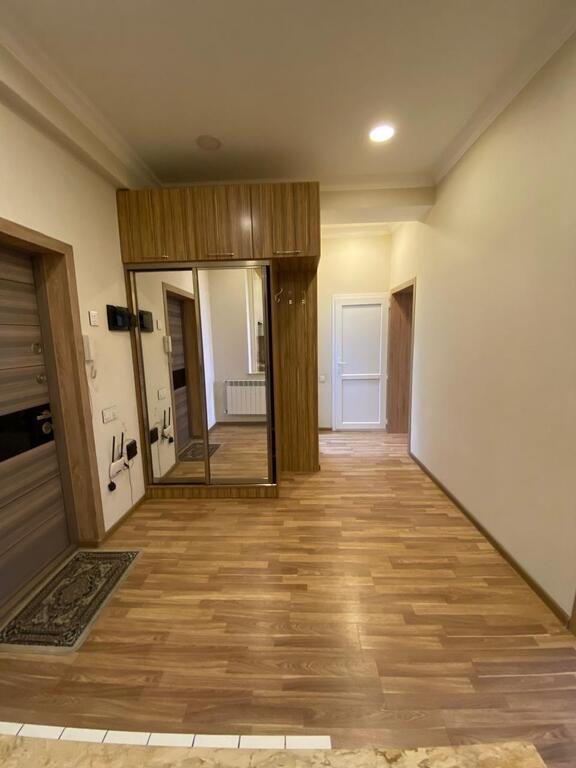 Satılır 3 otaqlı yeni tikili, 100 m², İnşaatçılar m.-8