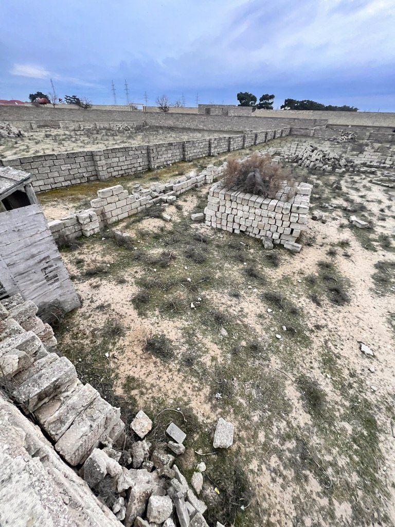 4 sot torpaq satılır, Qala-2