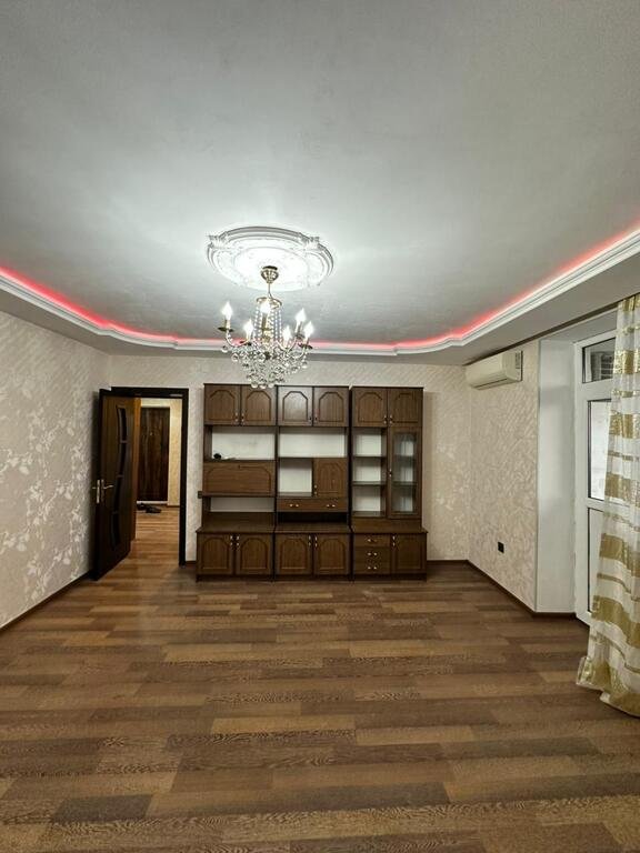 Satılır 3 otaqlı köhnə tikili, 70 m², Həzi Aslanov m.-2