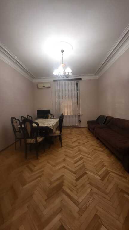 Kirayə verilir 2 otaqlı köhnə tikili, 55 m², İçərişəhər m.-8