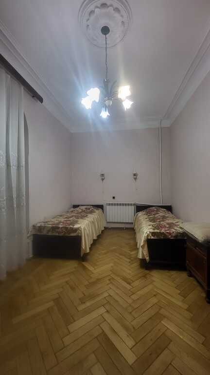 Kirayə verilir 2 otaqlı köhnə tikili, 55 m², İçərişəhər m.-12