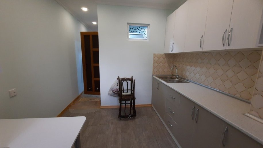 Kirayə verilir 4 otaqlı köhnə tikili, 110 m², Azadlıq Prospekti m.-5