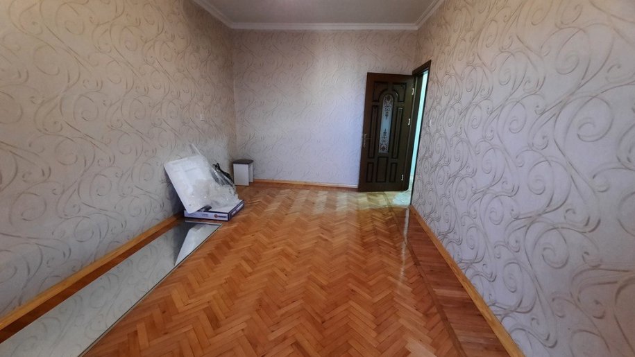 Kirayə verilir 4 otaqlı köhnə tikili, 110 m², Azadlıq Prospekti m.-12