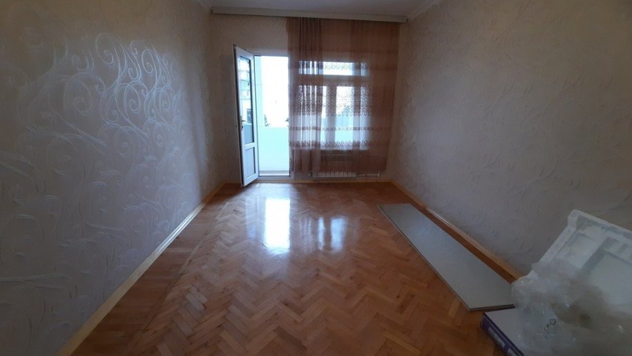 Kirayə verilir 4 otaqlı köhnə tikili, 110 m², Azadlıq Prospekti m.-13