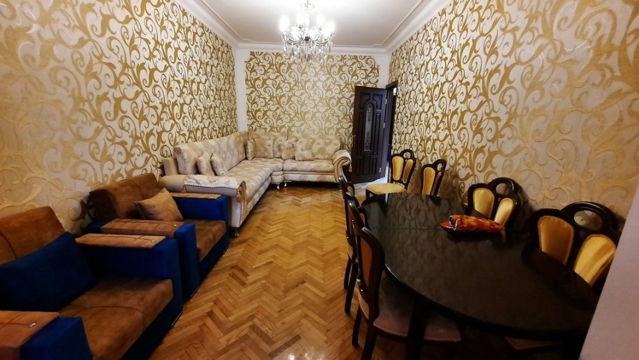 Kirayə verilir 4 otaqlı köhnə tikili, 110 m², Azadlıq Prospekti m.-15