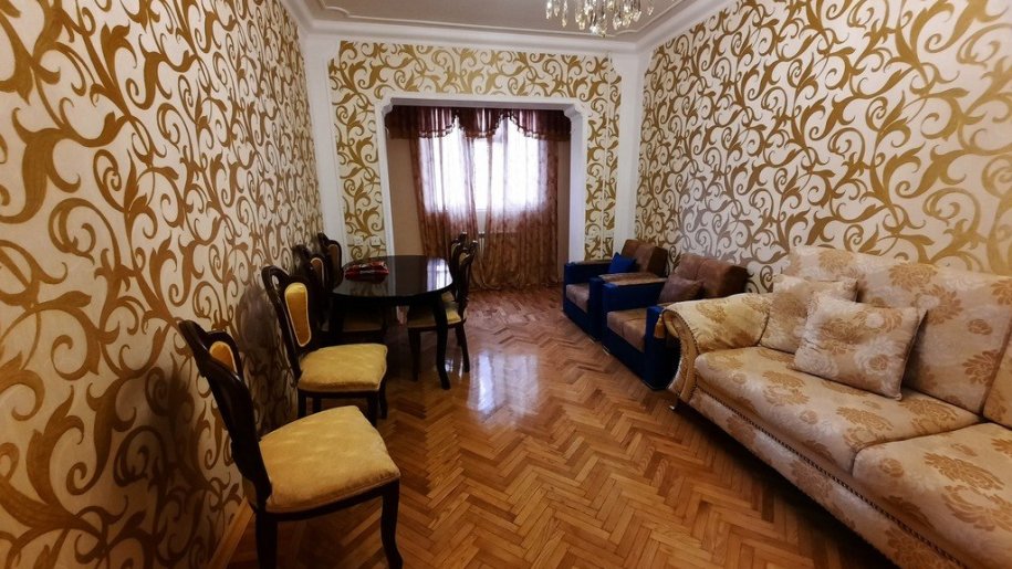 Kirayə verilir 4 otaqlı köhnə tikili, 110 m², Azadlıq Prospekti m.-17