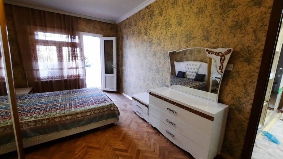 Kirayə verilir 4 otaqlı köhnə tikili, 110 m², Azadlıq Prospekti m.-19