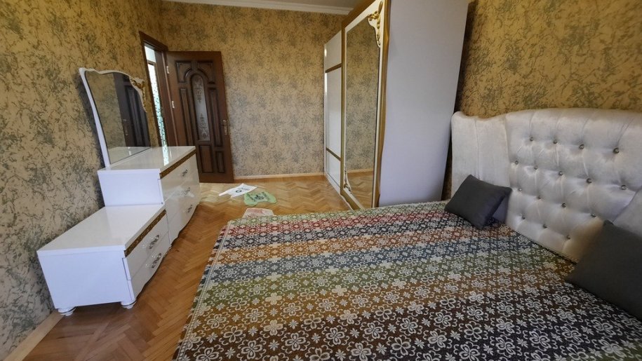 Kirayə verilir 4 otaqlı köhnə tikili, 110 m², Azadlıq Prospekti m.-21