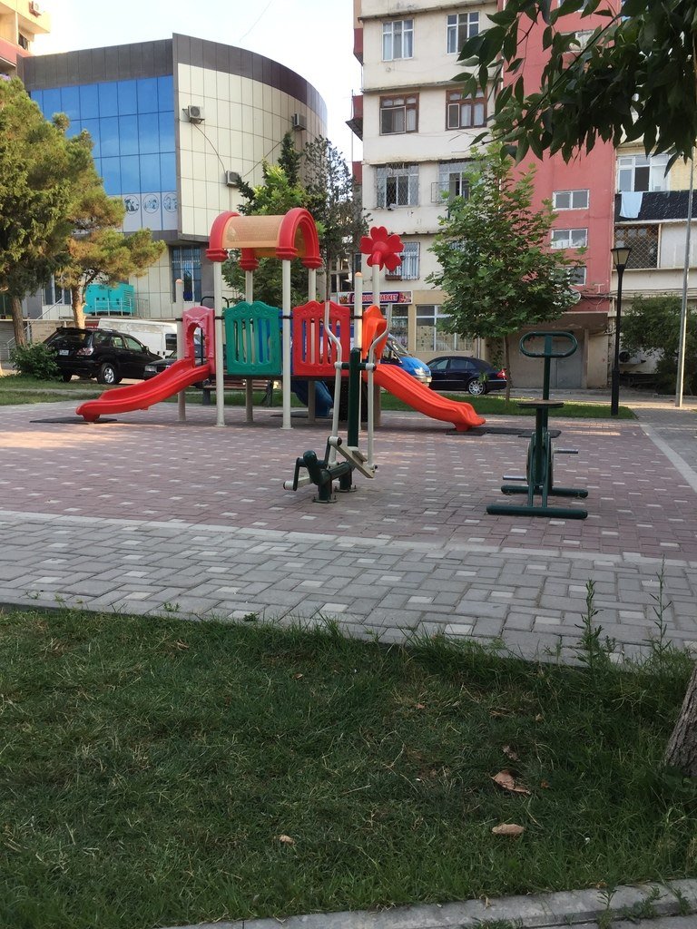 Kirayə verilir 4 otaqlı köhnə tikili, 110 m², Azadlıq Prospekti m.-27