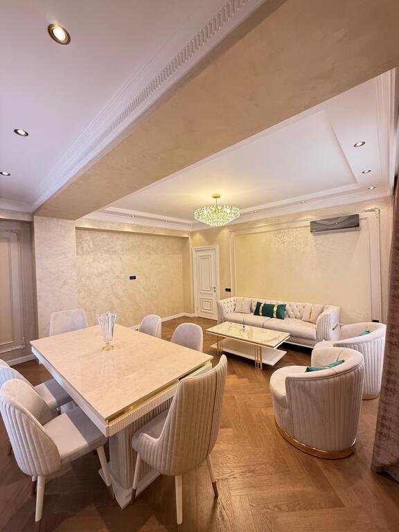 Satılır 3 otaqlı yeni tikili, 120 m², 28 May m.-27