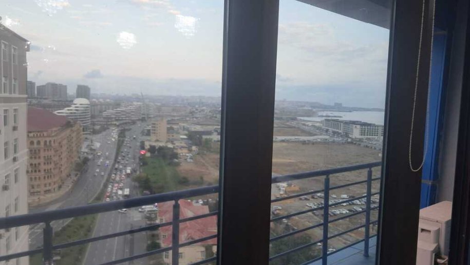 125 m<sup>2</sup> ofis icarəyə verilir, Xətai m.-1