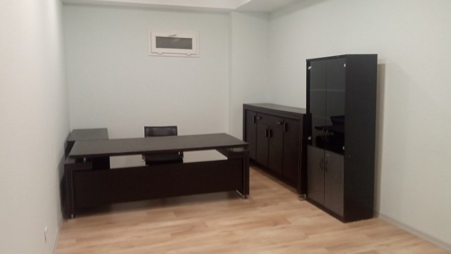 25 m<sup>2</sup> ofis icarəyə verilir, Nəriman Nərimanov m.-1