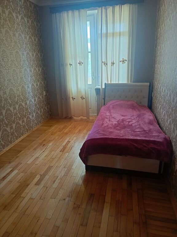 Satılır 3 otaqlı köhnə tikili, 85 m², Xalqlar dostluğu m.-3