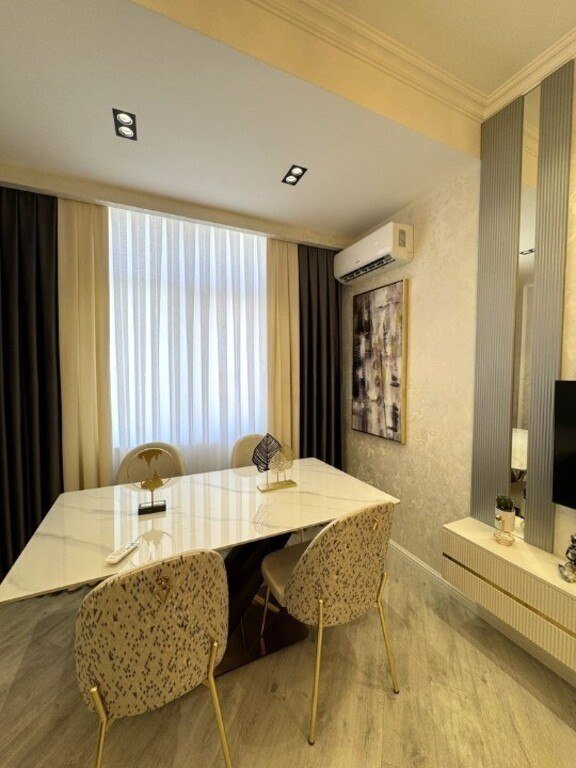 Satılır 2 otaqlı köhnə tikili, 40 m², Qara Qarayev m.-6