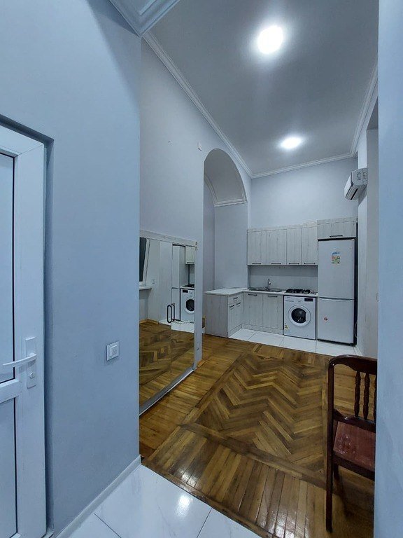 Kirayə verilir 1 otaqlı köhnə tikili, 60 m², Sahil m.-1