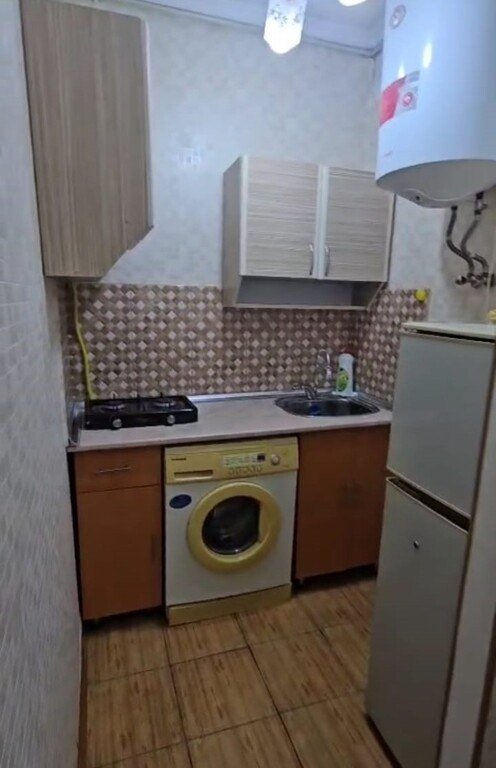 Satılır 2 otaqlı köhnə tikili, 33 m², Memar Əcəmi m.-6