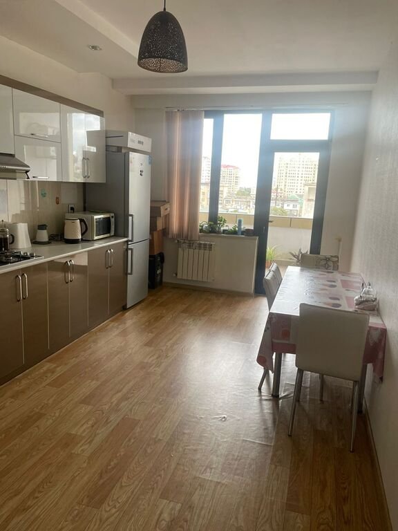 150 m<sup>2</sup> ofis icarəyə verilir, Nizami m.-4