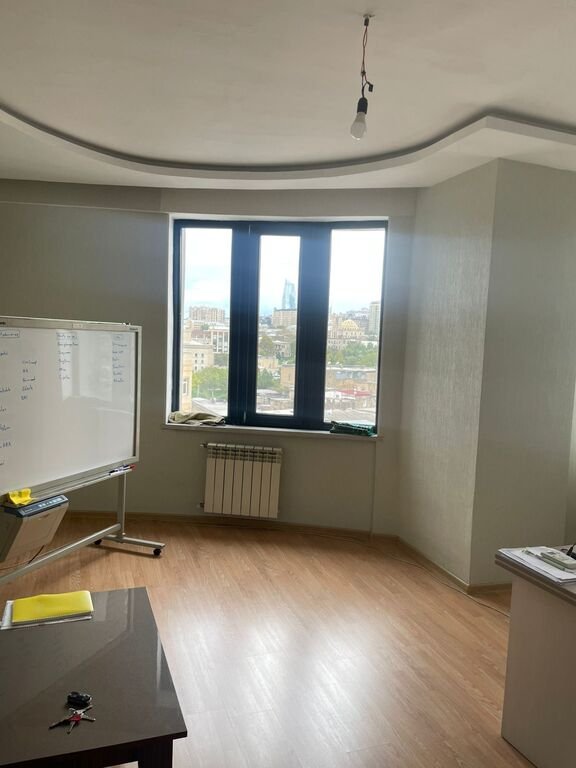 150 m<sup>2</sup> ofis icarəyə verilir, Nizami m.-9