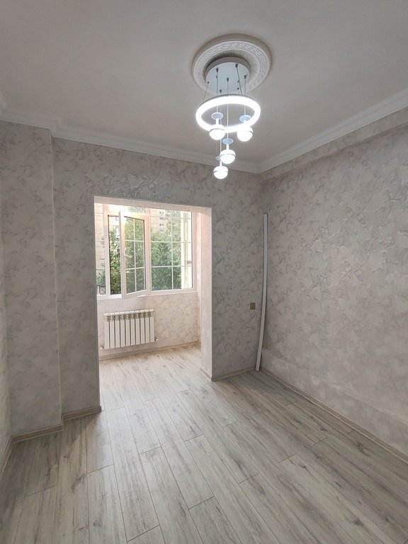 Satılır 2 otaqlı köhnə tikili, 45 m², İnşaatçılar m.-5
