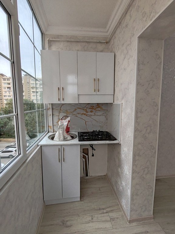 Satılır 2 otaqlı köhnə tikili, 45 m², İnşaatçılar m.-9