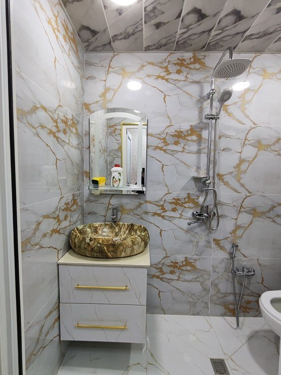 Satılır 2 otaqlı köhnə tikili, 45 m², İnşaatçılar m.-10