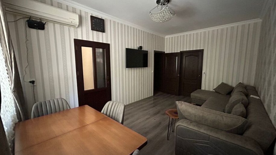 Satılır 3 otaqlı köhnə tikili, 67 m², Memar Əcəmi m.-13
