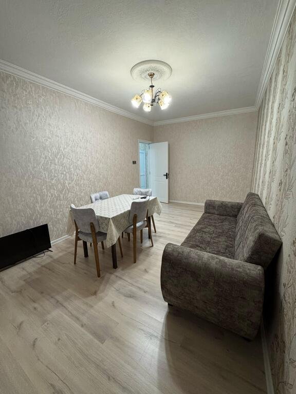 Kirayə verilir 2 otaqlı köhnə tikili, 65 m², Azadlıq Prospekti m.-3