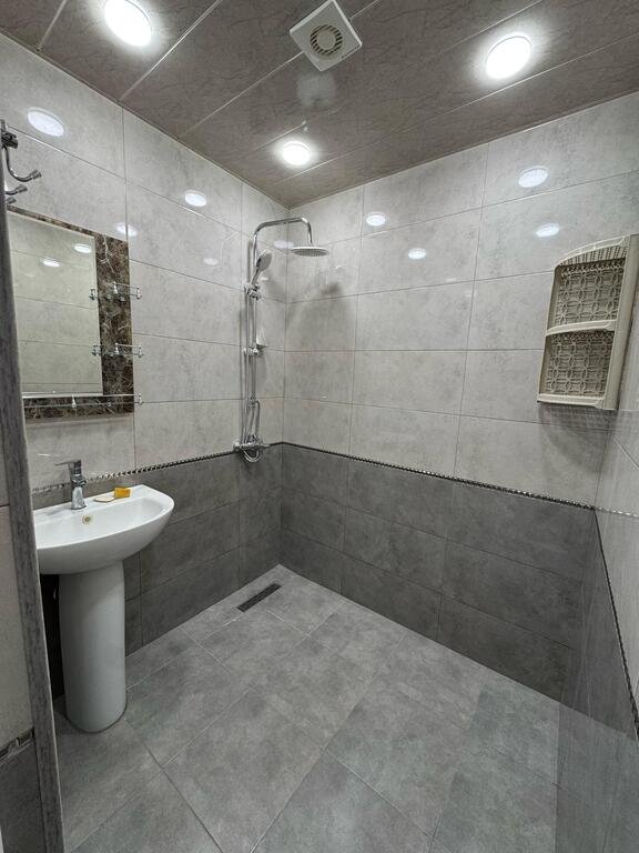 Kirayə verilir 2 otaqlı köhnə tikili, 65 m², Azadlıq Prospekti m.-10