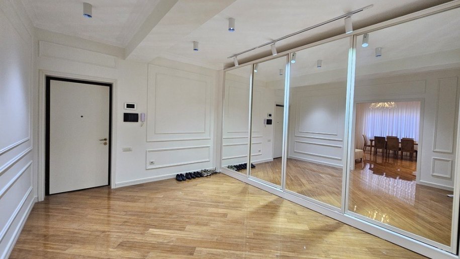 Satılır 3 otaqlı yeni tikili, 140 m², Elmlər Akademiyası m.-13