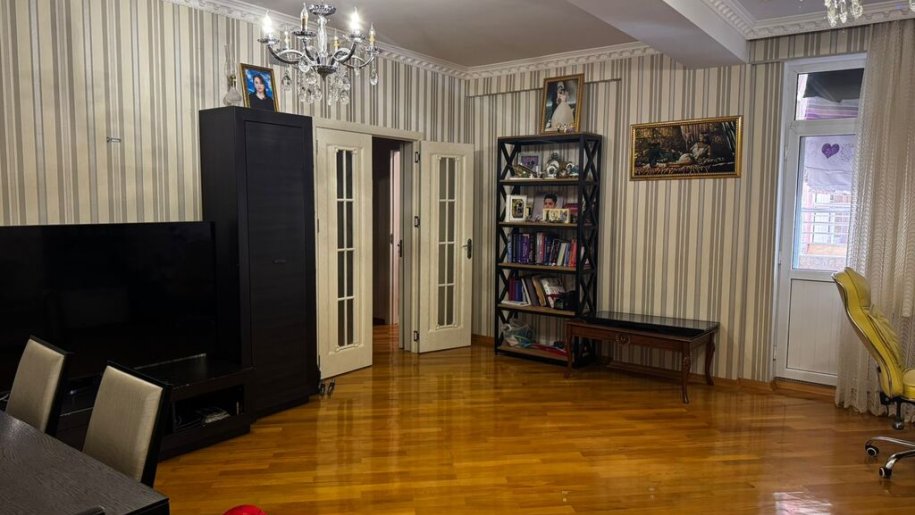 Satılır 3 otaqlı yeni tikili, 125 m², İnşaatçılar m.-3